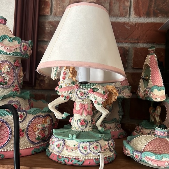 Rare Vintage Pink Victorian Carousel Horse Collection - Picture 1 of 6